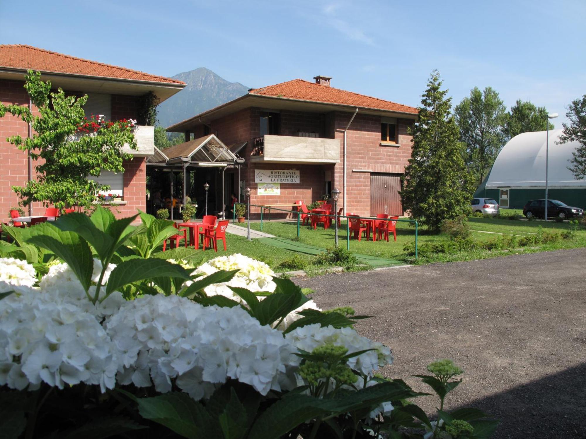 Lions Village Domodossola Buitenkant foto